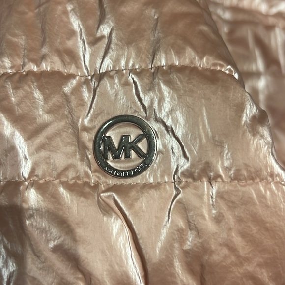 Used Pink puffer  kids jacket - Picture 4 of 4